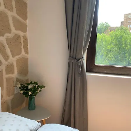 Spring-пролет Apartment, Old Town,