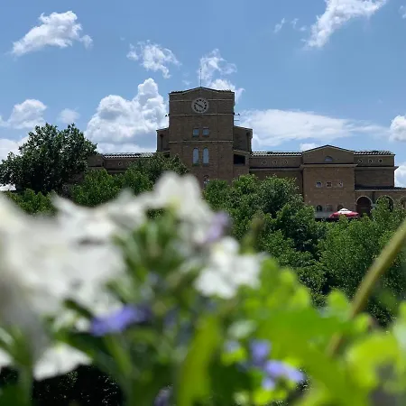 Spring-пролет Apartment, Old Town,