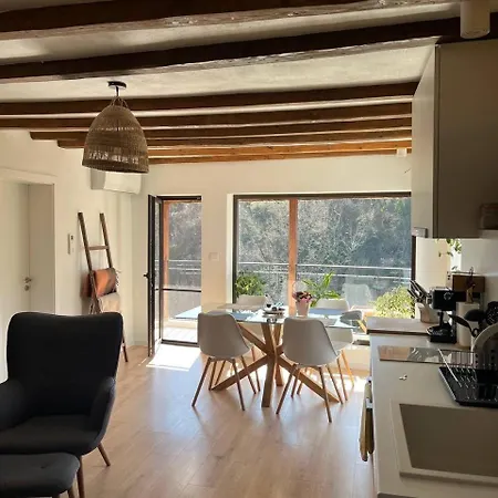 דירה Spring-пролет Apartment, Old Town, וליקו טורנובו